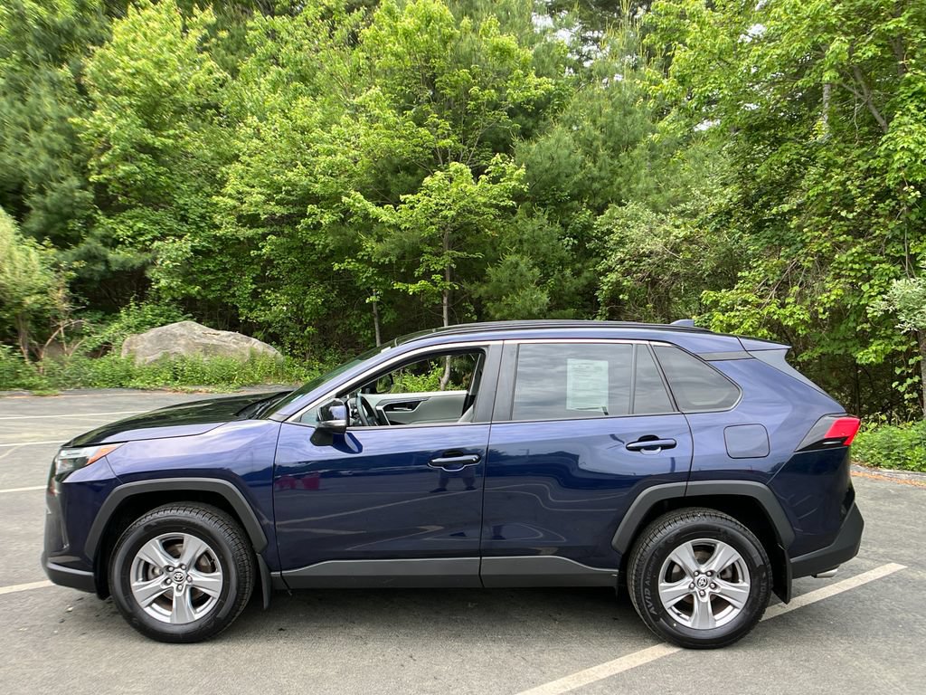 Used 2022 Toyota RAV4 XLE w/ Convenience Package AWD/4WD image 2