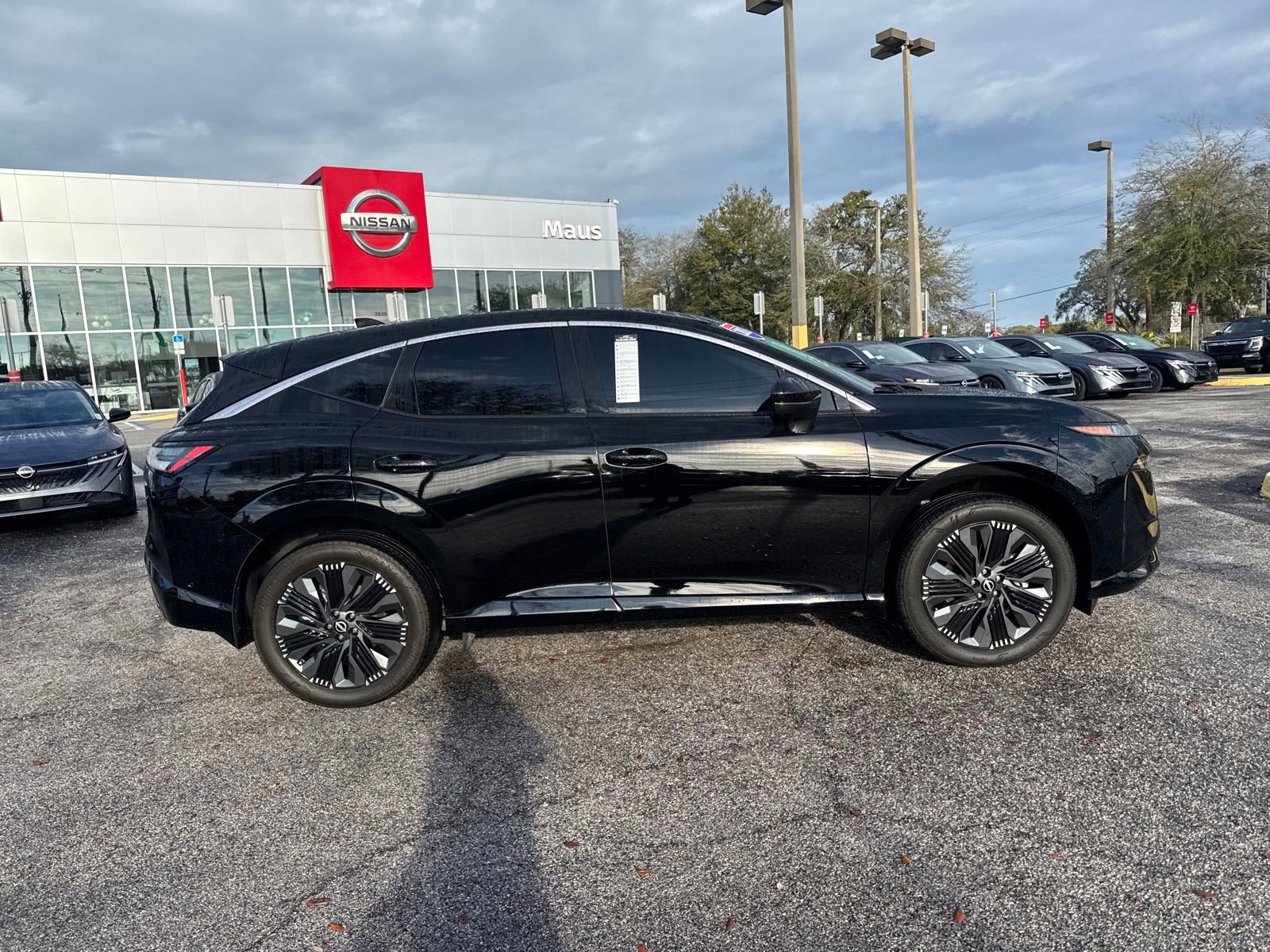 Certified 2025 Nissan Murano Platinum w/ Cargo Package image 4