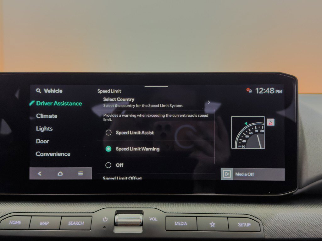 Used 2025 Kia K4 LX image 41