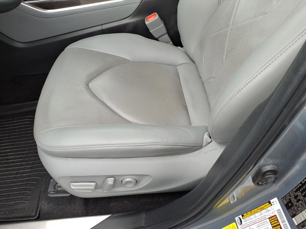 Used 2024 Toyota Highlander Platinum AWD/4WD image 25
