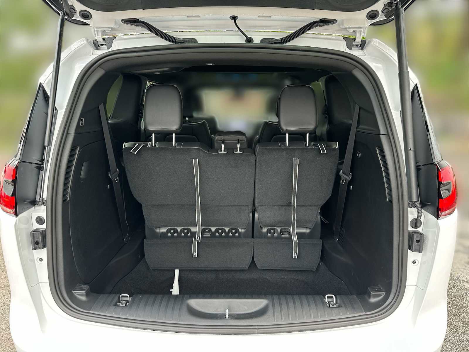 New 2026 Chrysler Pacifica Limited w/ Trailer Tow Group image 21