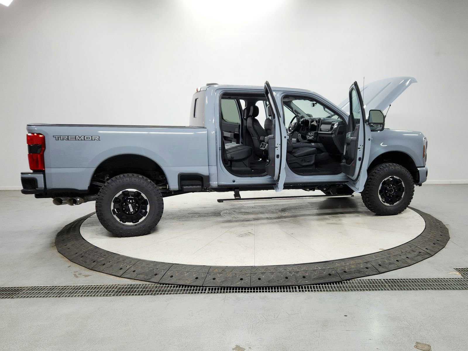 New 2026 Ford F250 Lariat image 16