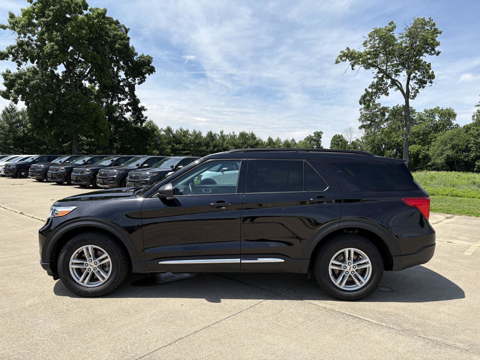 Used 2024 Ford Explorer XLT AWD/4WD image 19