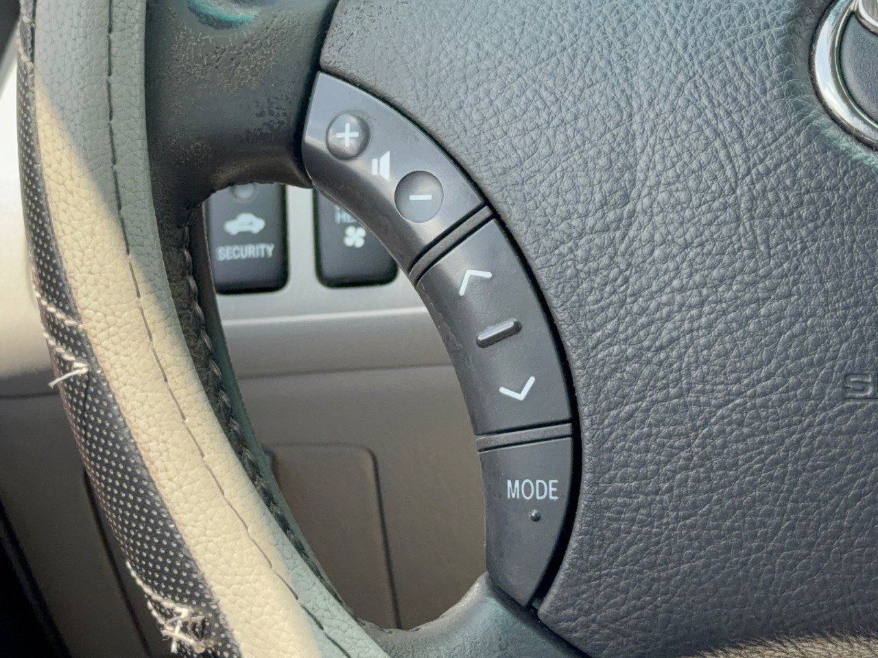 Used 2004 Toyota Highlander Limited w/ Towing Prep Pkg FWD image 17