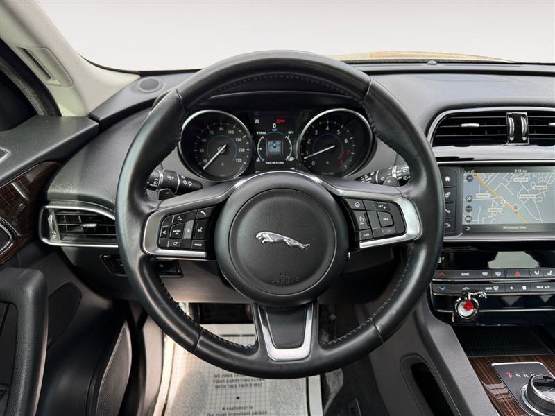 Used 2018 Jaguar F-PACE Prestige image 14
