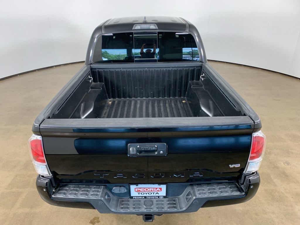 Used 2022 Toyota Tacoma TRD Off-Road w/ Technology Package AWD/4WD image 11