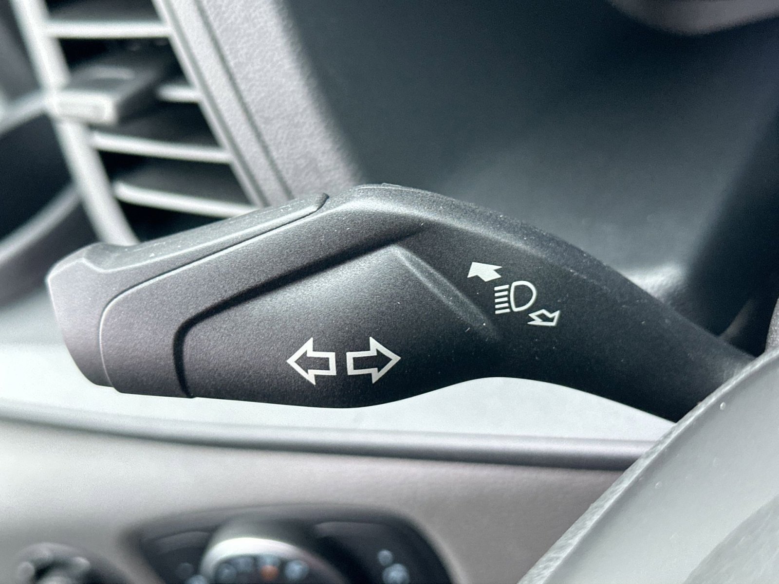 New 2026 Ford Transit 350 148 Low Roof w/ Load Area Protection Package image 30