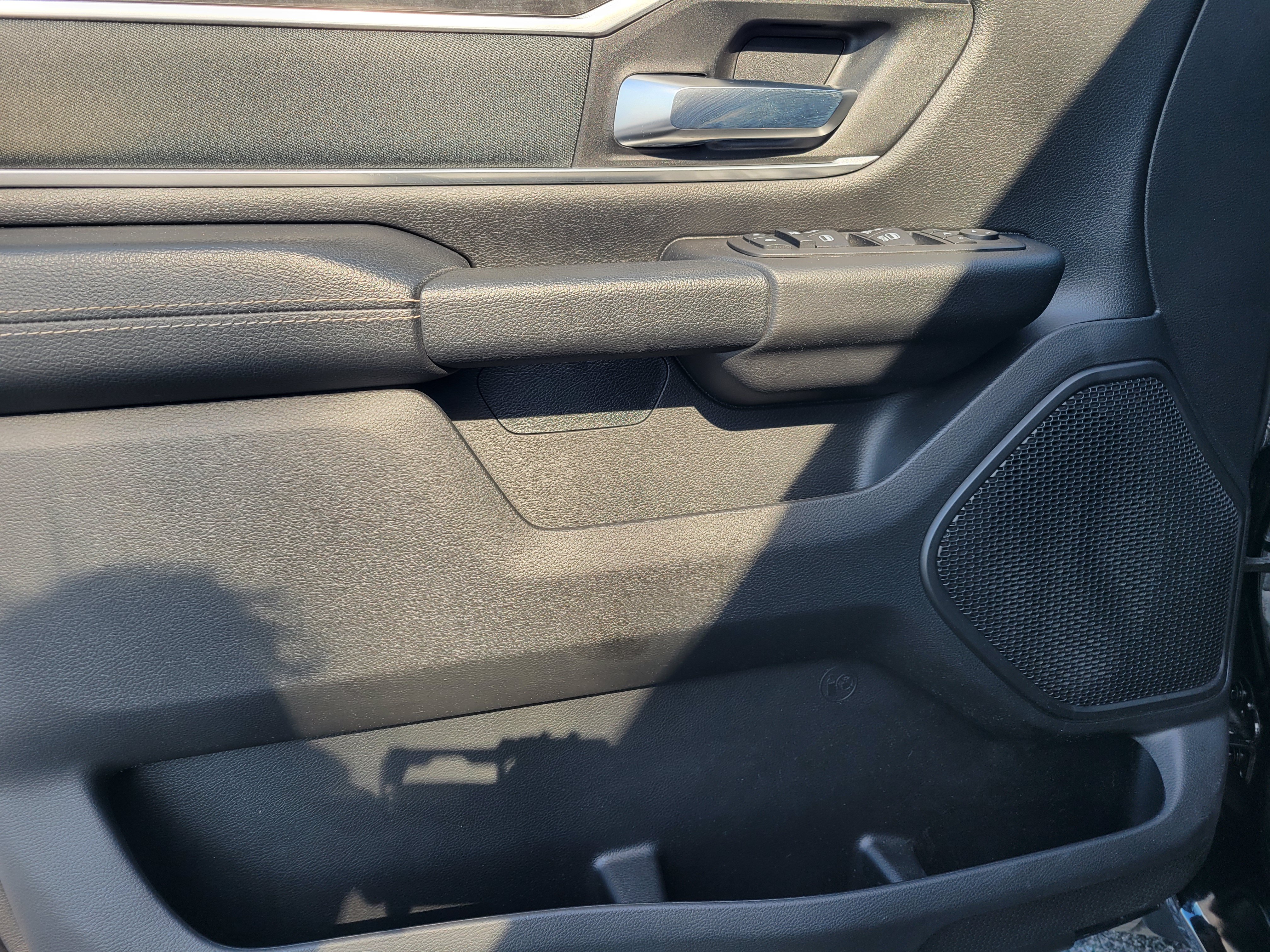 Used 2022 RAM 1500 Big Horn AWD/4WD image 32