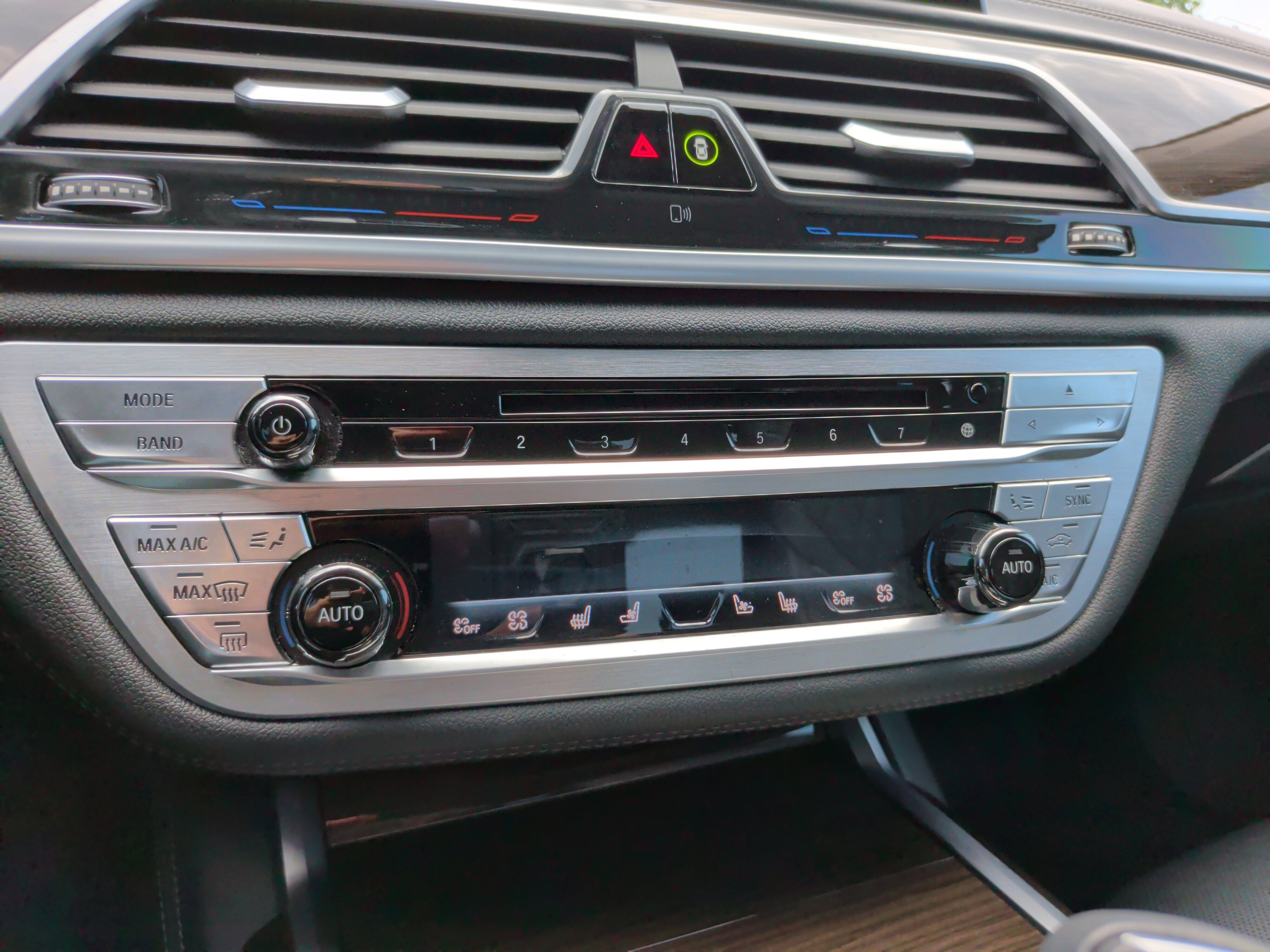 Used 2016 BMW 740i RWD image 18