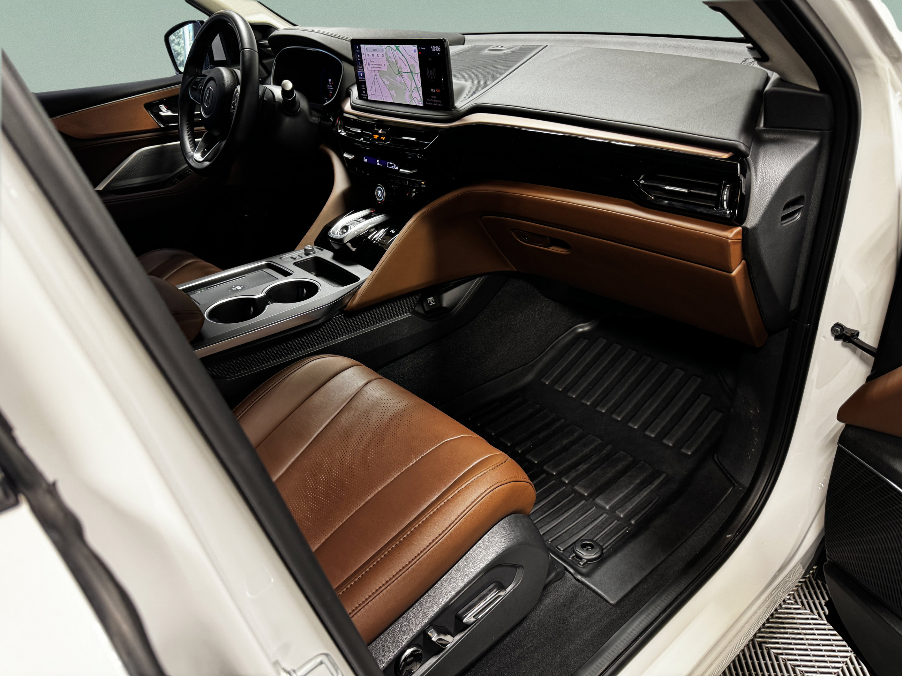 Certified 2025 Acura MDX w/ Technology Package FWD image 11