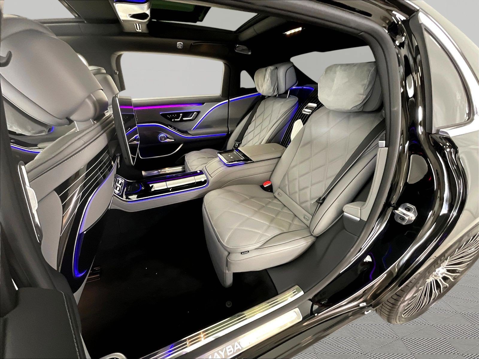 Certified 2026 Mercedes-Benz Maybach S 680 4MATIC image 22