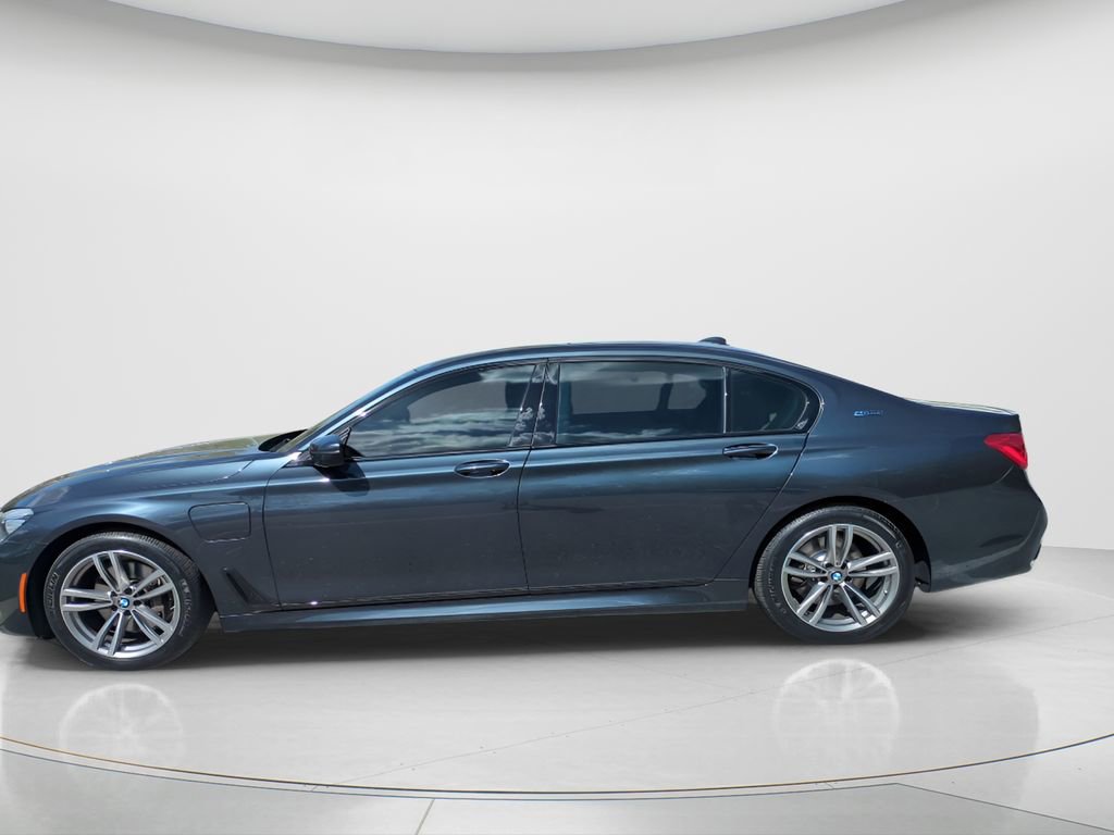 Used 2018 BMW 740e xDrive image 2