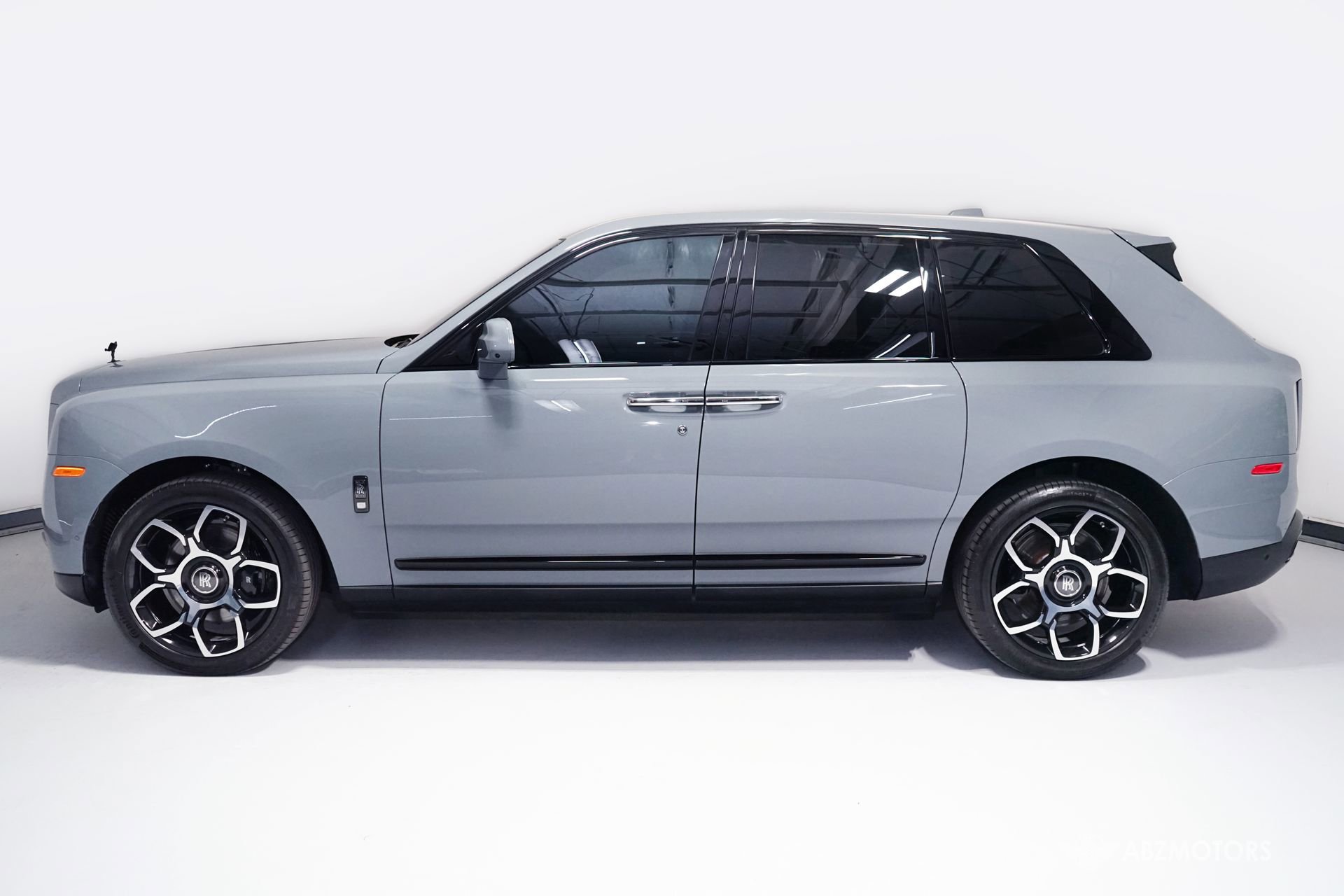 Used 2023 Rolls-Royce Cullinan Black Badge w/ Driver's Package image 5