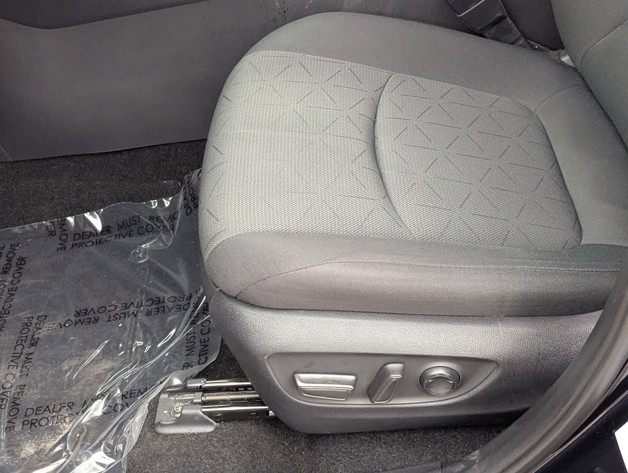 Used 2021 Toyota RAV4 XLE w/ XLE Grade Weather Package image 21