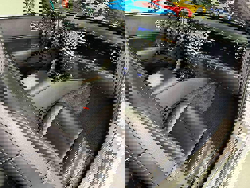 Used 2019 Rolls-Royce Dawn image 22