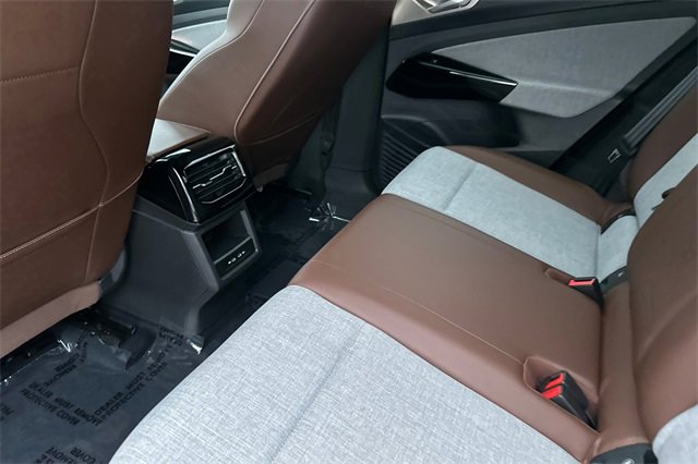 Used 2023 Volkswagen ID.4 Pro image 13