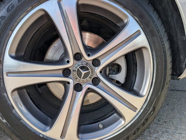 Used 2018 Mercedes-Benz E 300 4MATIC image 7