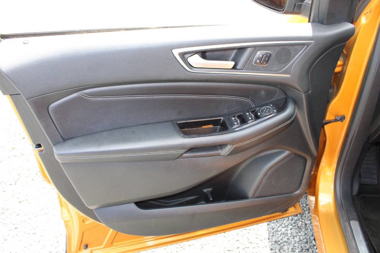 Used 2016 Ford Edge Titanium AWD/4WD image 19