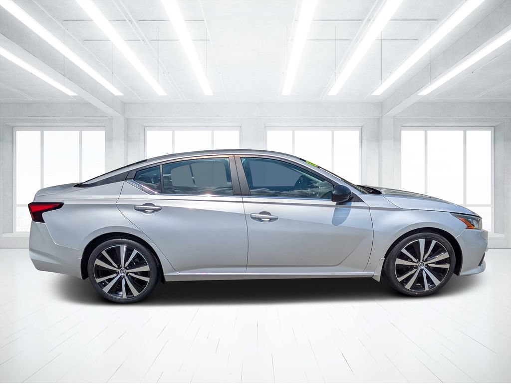 Used 2019 Nissan Altima 2.5 SR w/ SR Premium Package FWD image 2