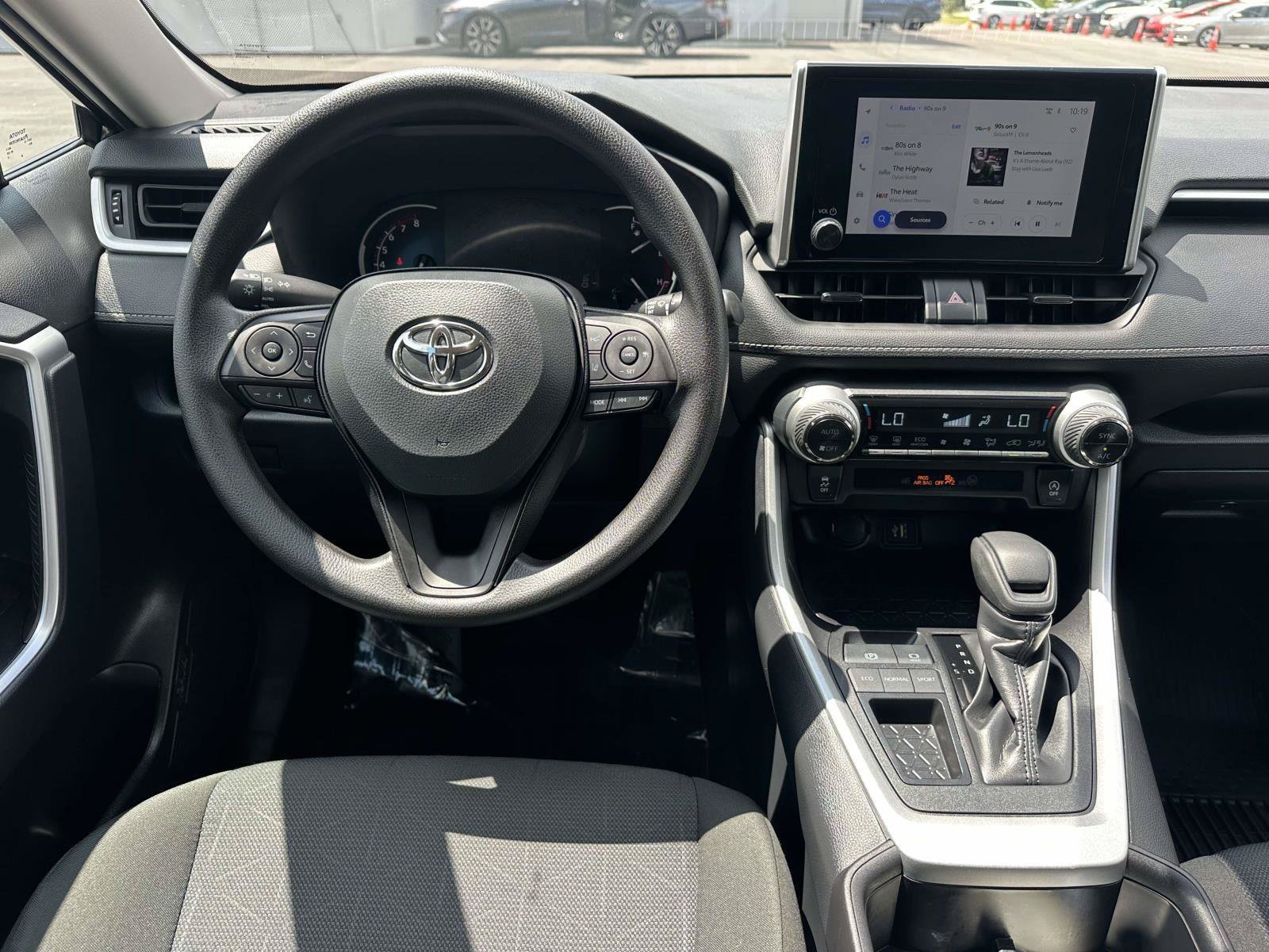 Used 2025 Toyota RAV4 XLE FWD image 10