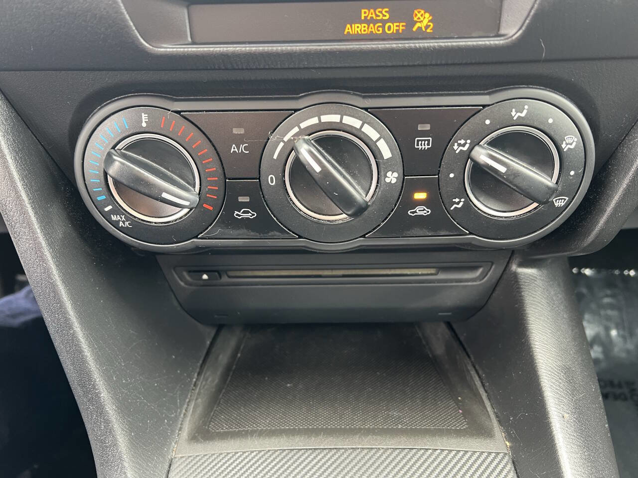 Used 2014 MAZDA MAZDA3 i Touring image 19