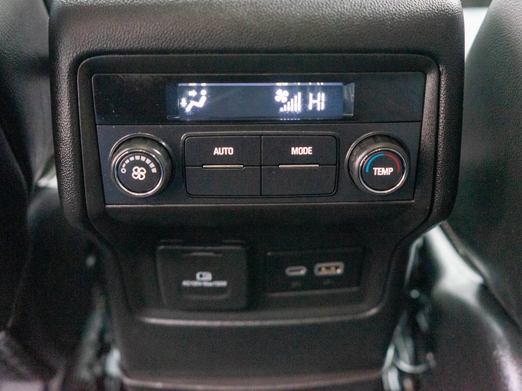 Used 2023 GMC Acadia SLT image 14