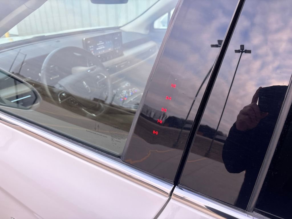 Used 2022 Lincoln Nautilus Reserve w/ Equipment Group 201A image 11