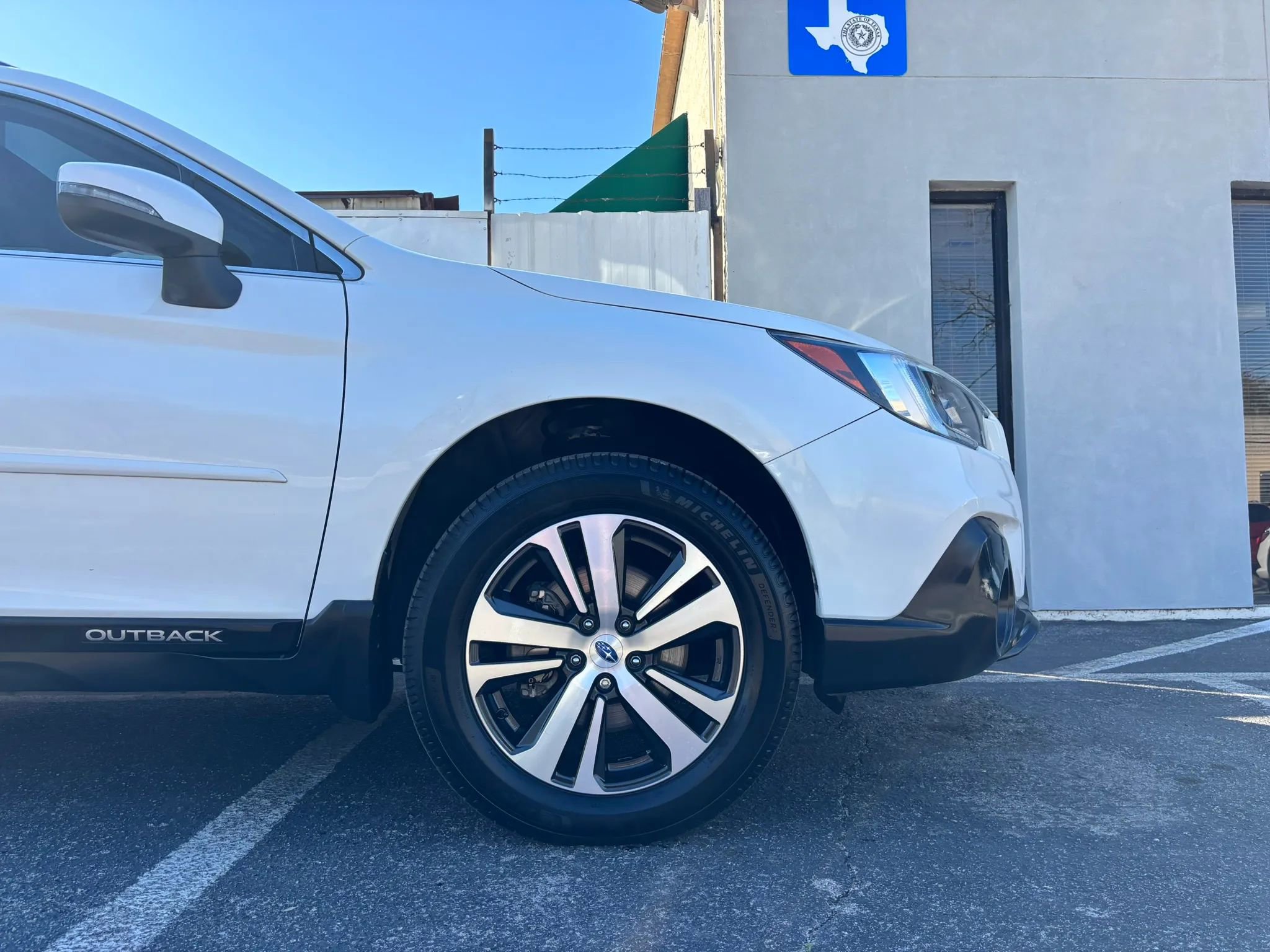 Used 2018 Subaru Outback 2.5i Limited w/ Popular Package #2 AWD/4WD image 11