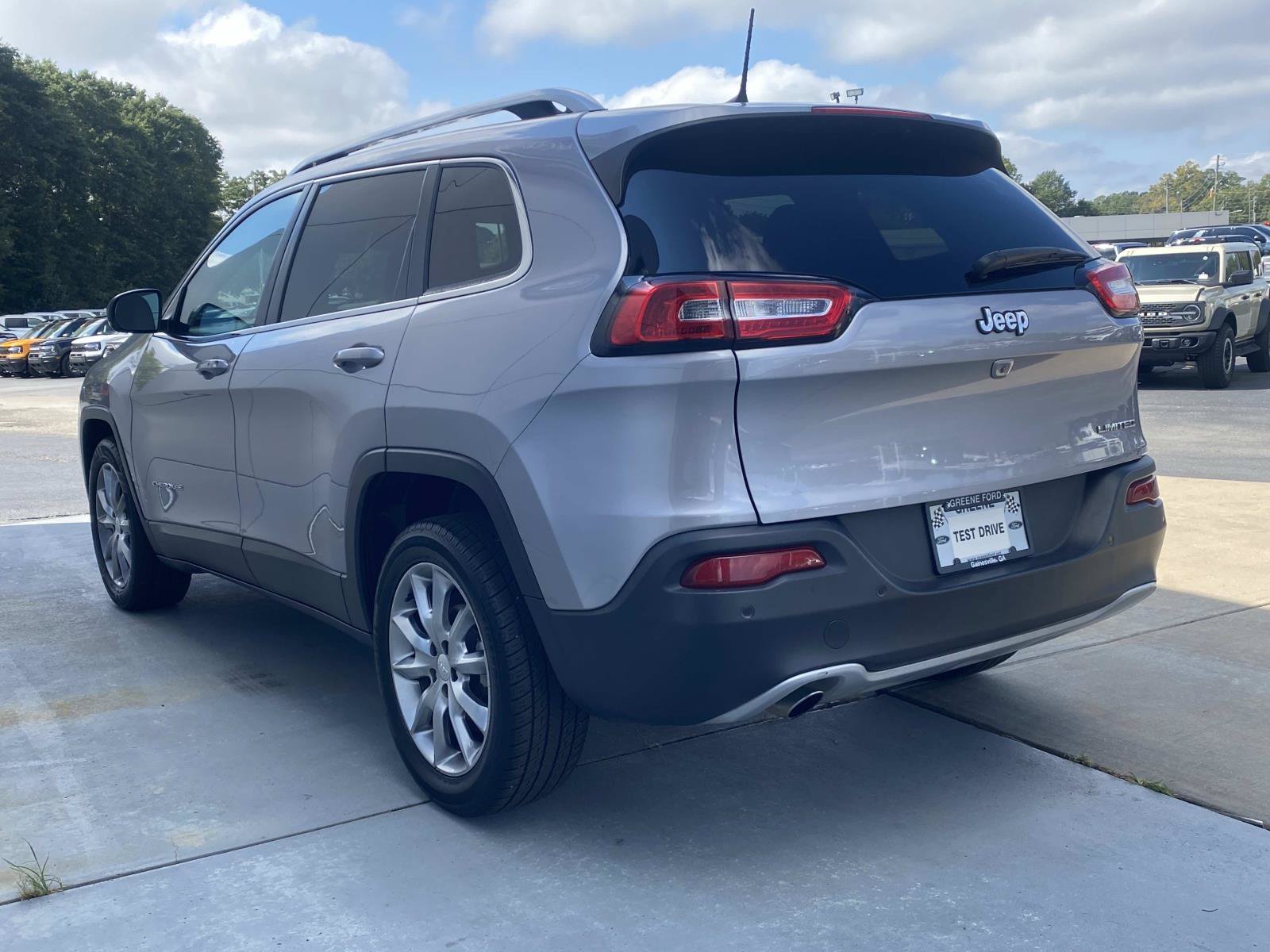Used 2018 Jeep Cherokee Limited FWD image 9
