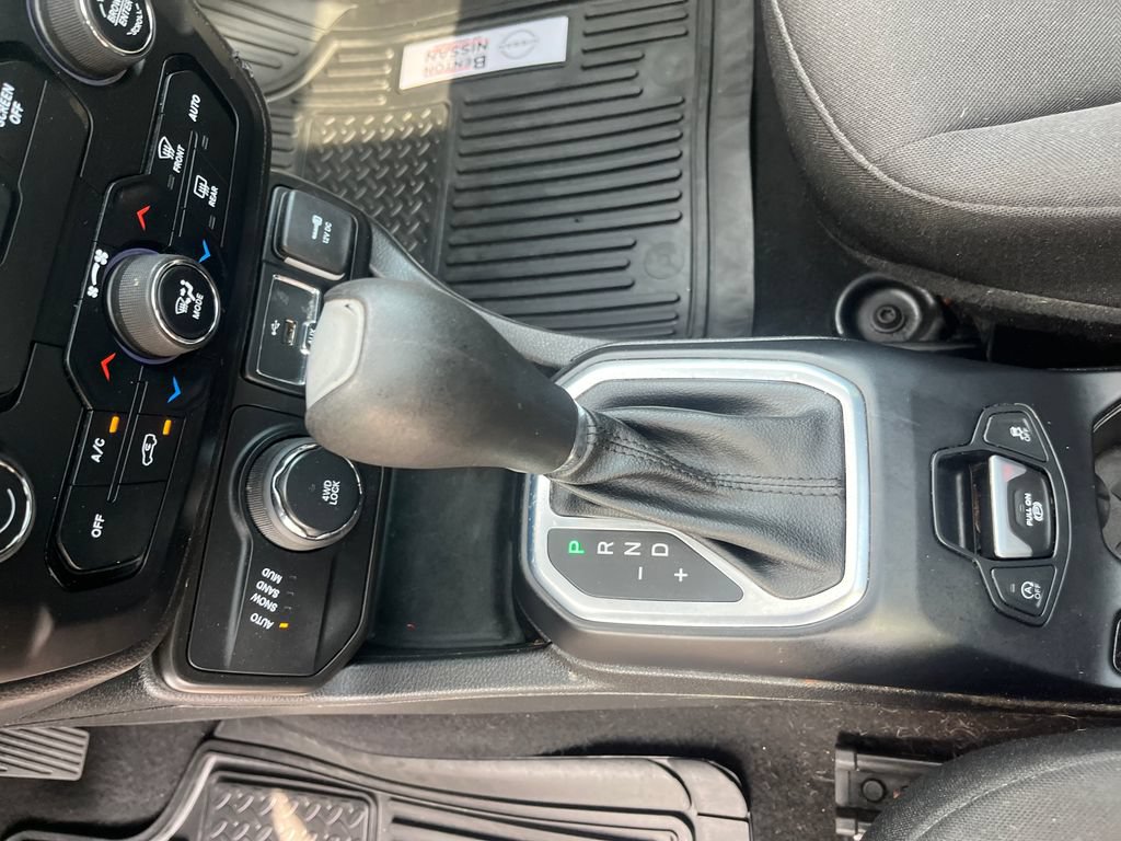 Used 2019 Jeep Renegade Latitude w/ Cold Weather Group AWD/4WD image 24