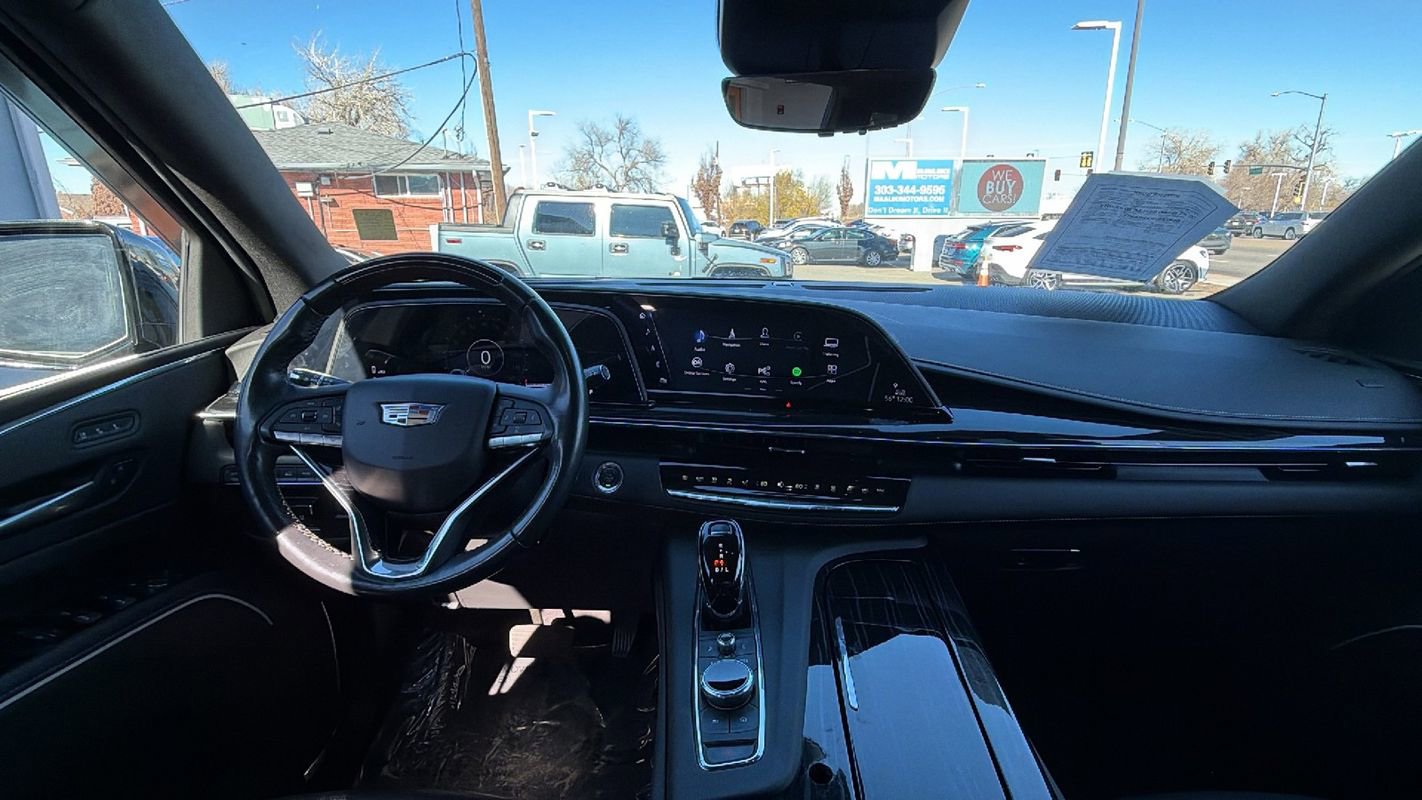 Used 2024 Cadillac Escalade ESV Sport w/ Touring Package image 18