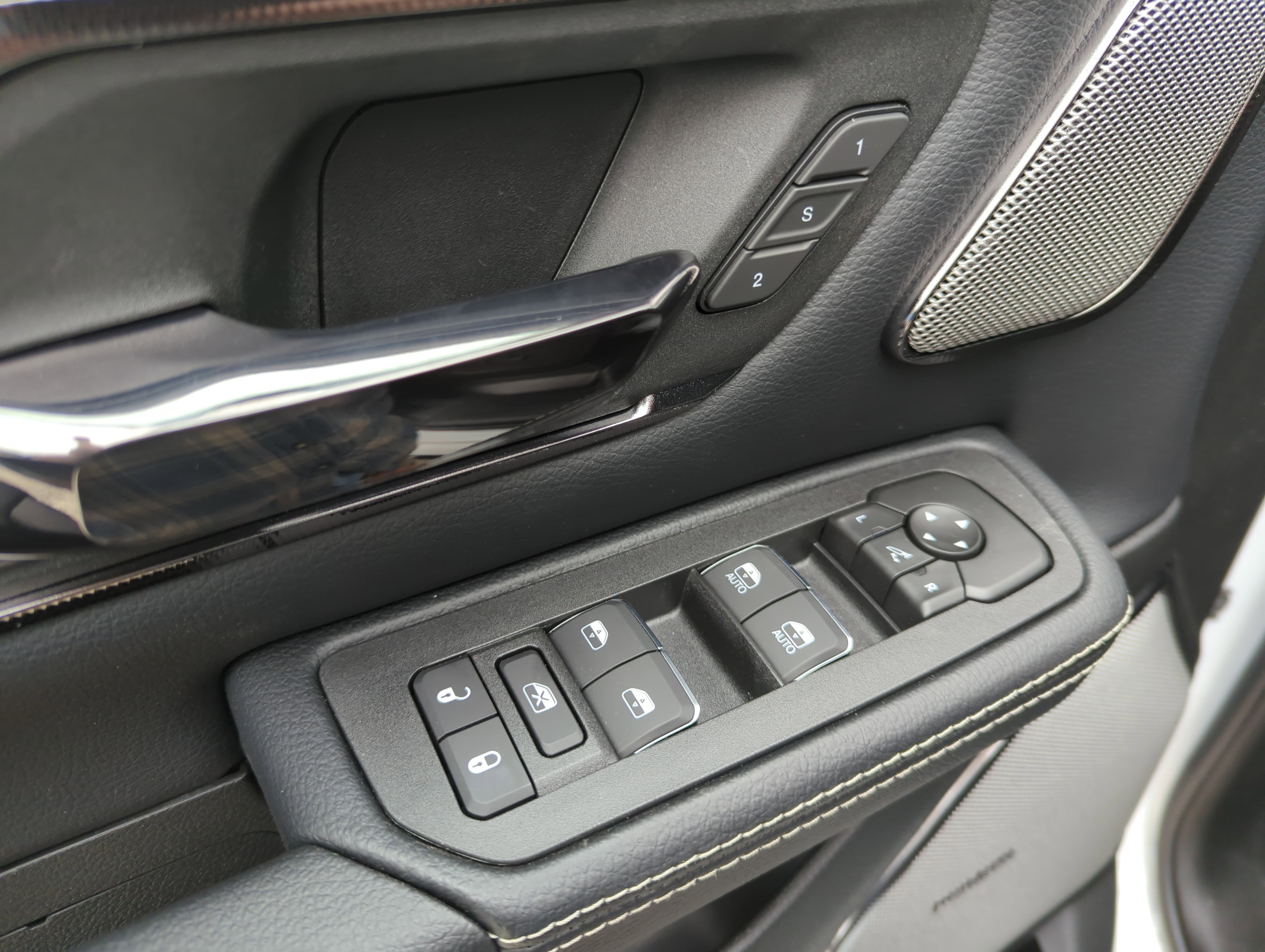 New 2026 RAM 1500 Rebel w/ Rebel Level 2 Equipment Group image 18