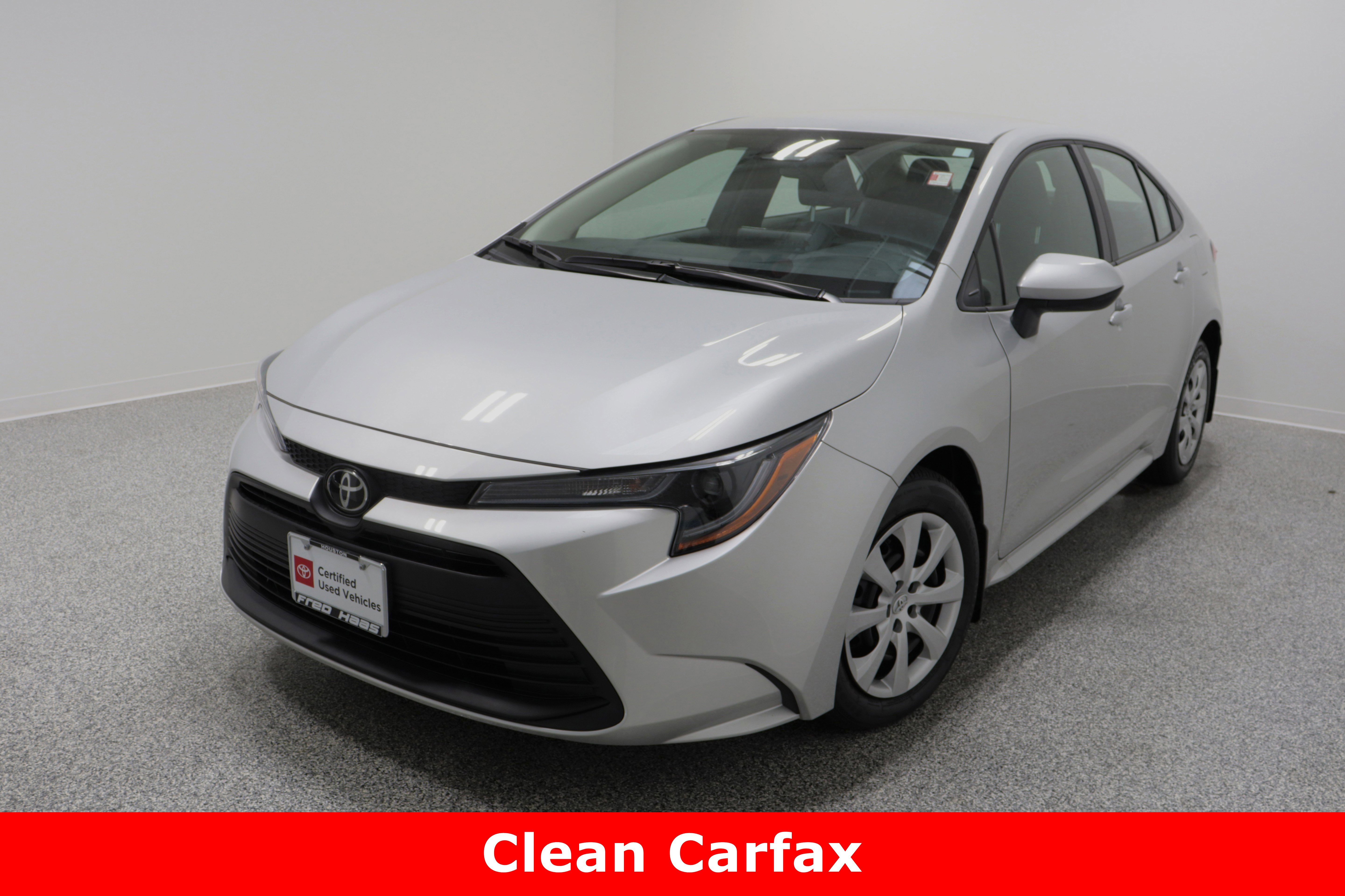 Used 2025 Toyota Corolla LE image 2