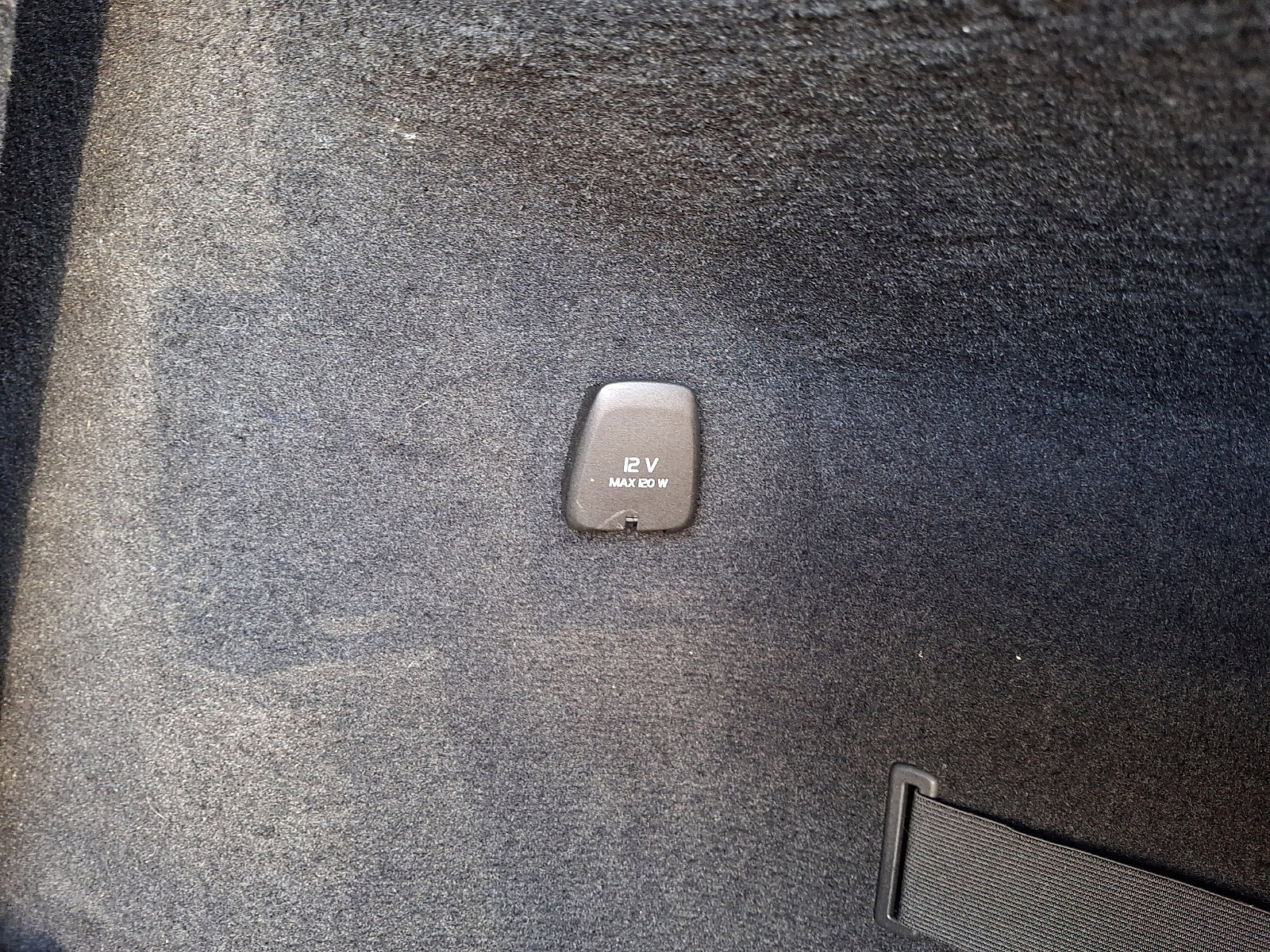 Used 2020 Volvo XC90 T6 Momentum w/ Protection Package Premier image 30