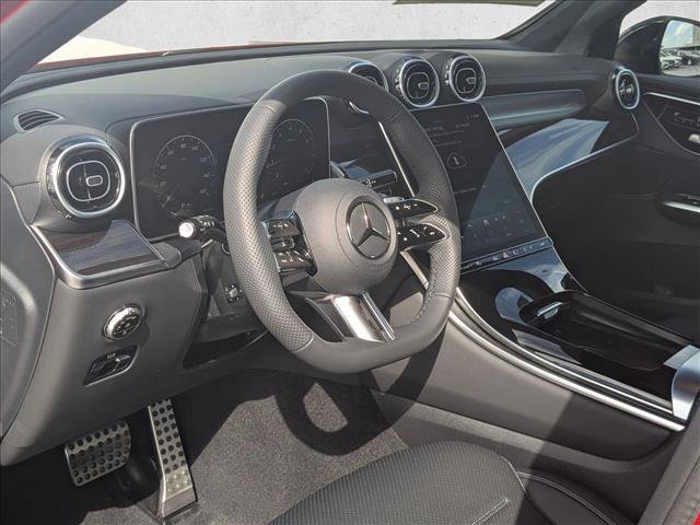 Used 2026 Mercedes-Benz GLC 300 image 3