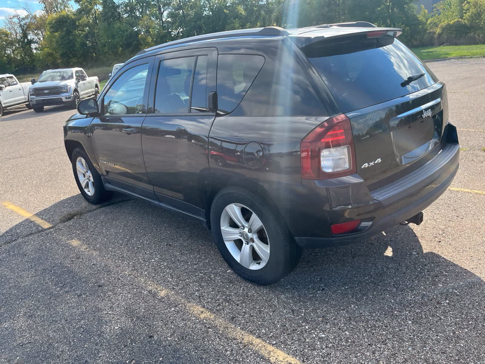 Used 2017 Jeep Compass Latitude AWD/4WD image 8