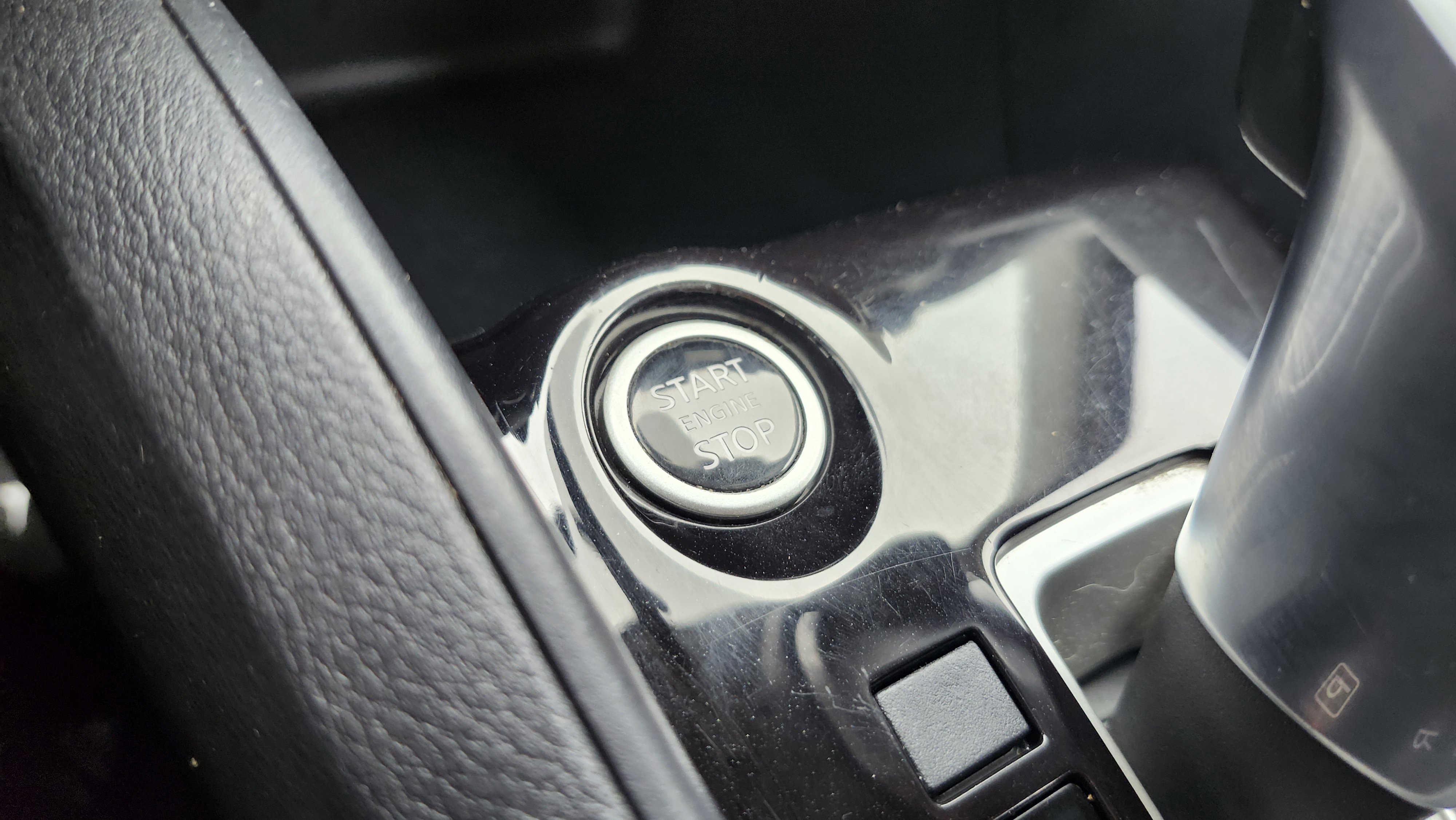 Used 2021 Nissan Kicks S image 8