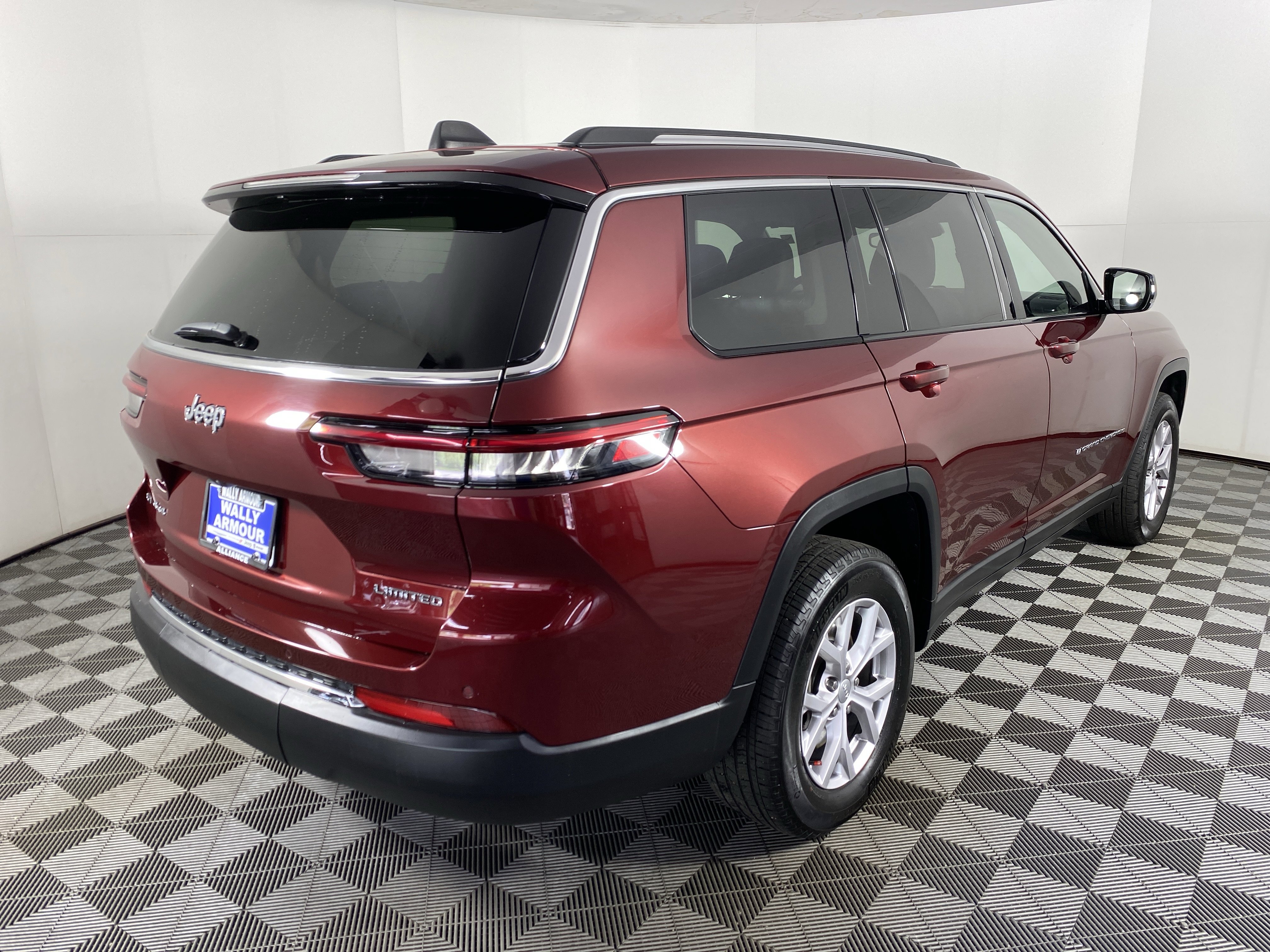 Used 2021 Jeep Grand Cherokee L Limited AWD/4WD image 8