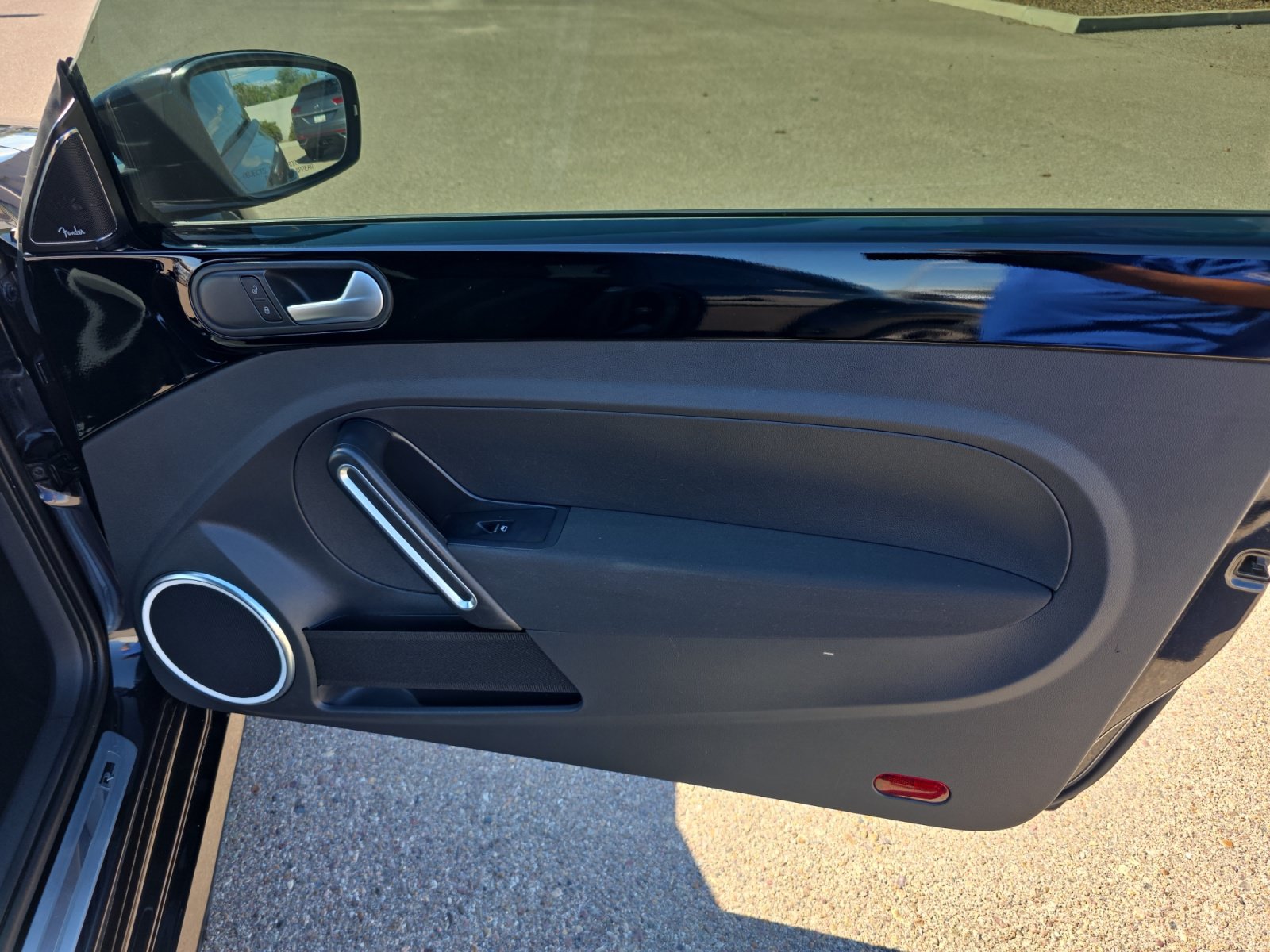 Used 2014 Volkswagen Beetle R-Line FWD image 16