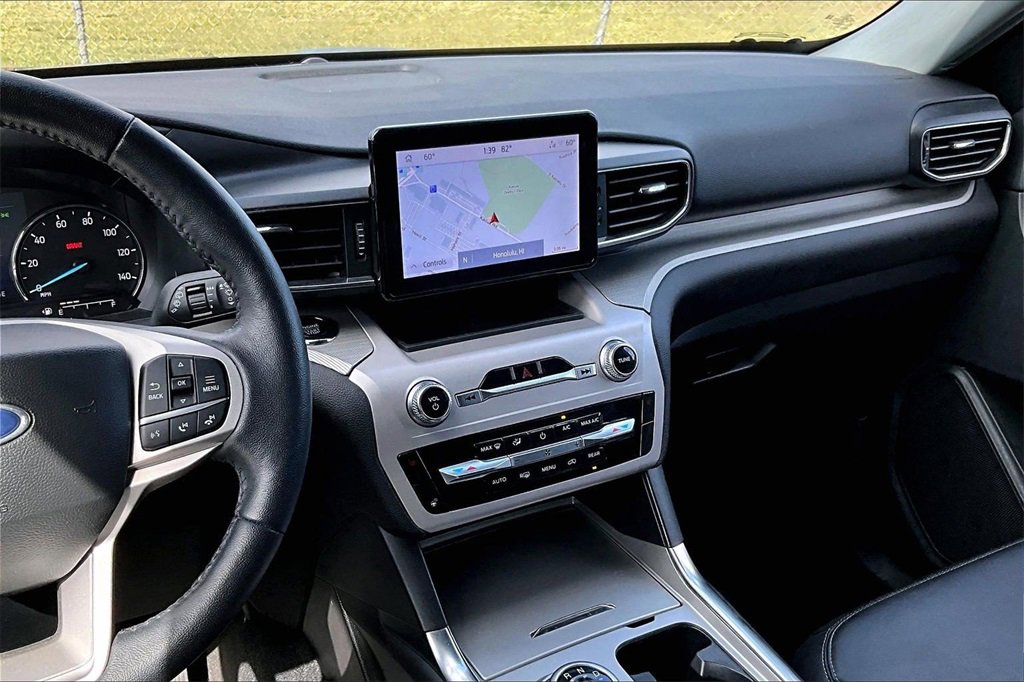 Used 2023 Ford Explorer XLT w/ Equipment Group 202A image 6