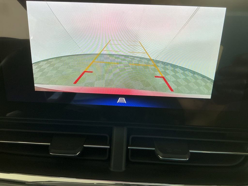 Used 2025 Chevrolet Trax LT w/ Driver Confidence Package image 21