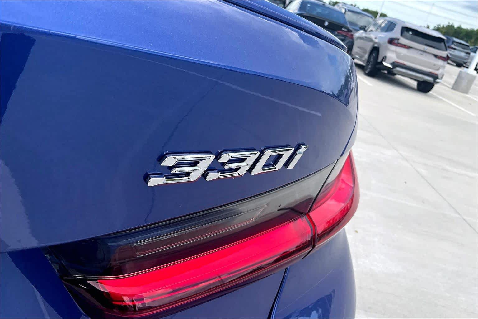 Used 2026 BMW 330i Sedan w/ M Sport Package RWD image 9