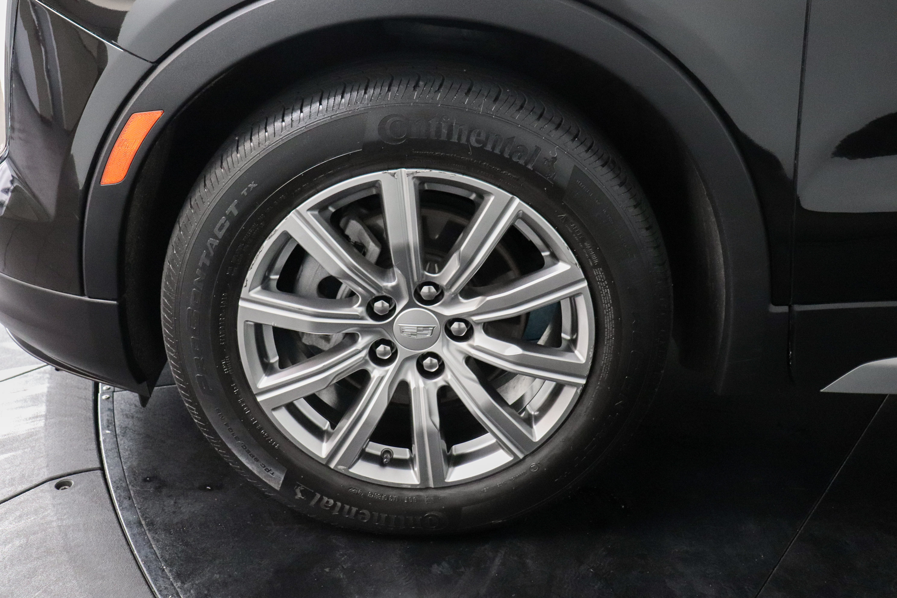 Used 2023 Cadillac XT4 Premium Luxury AWD/4WD image 11