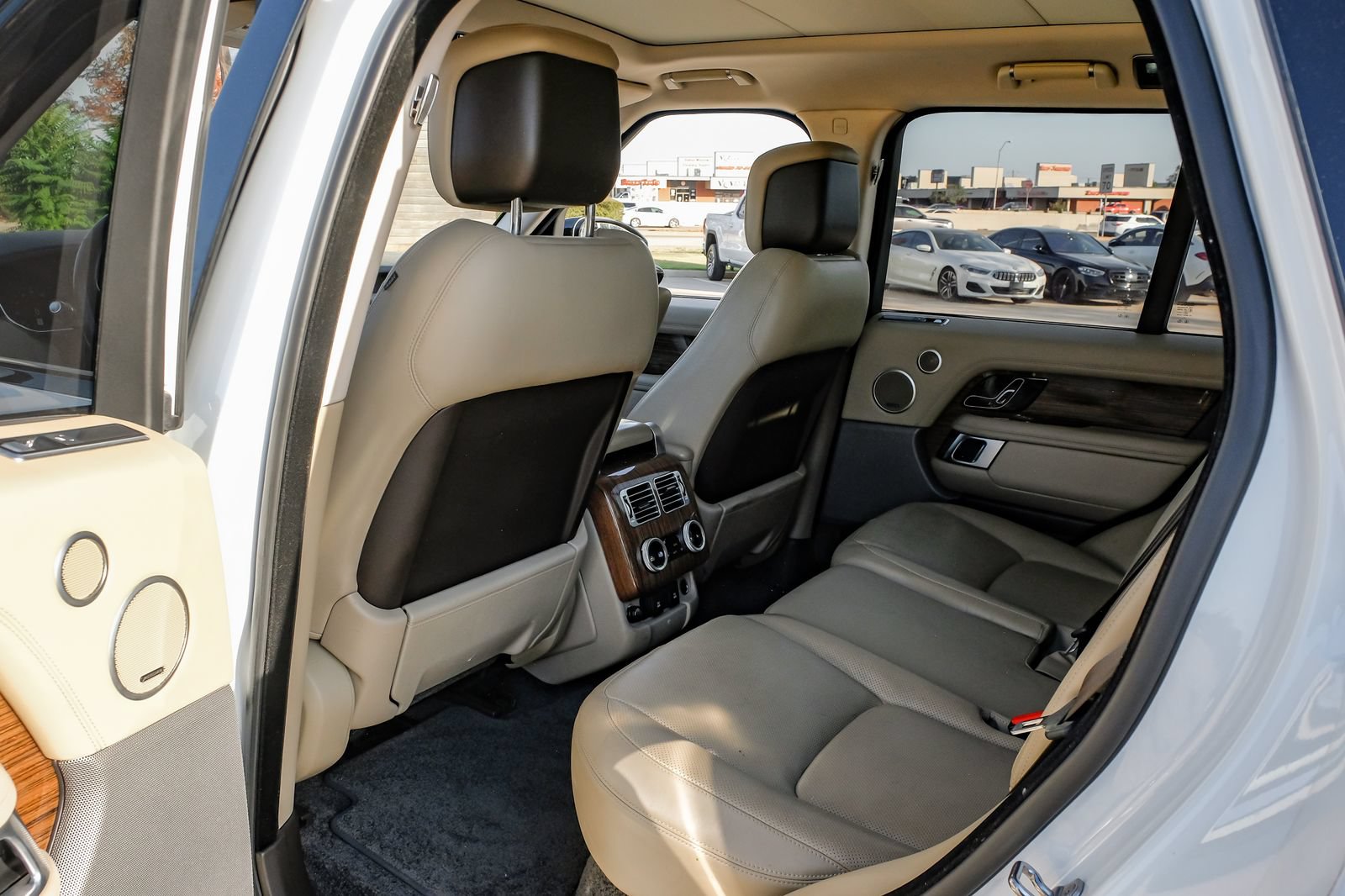 Used 2018 Land Rover Range Rover Supercharged AWD/4WD image 40