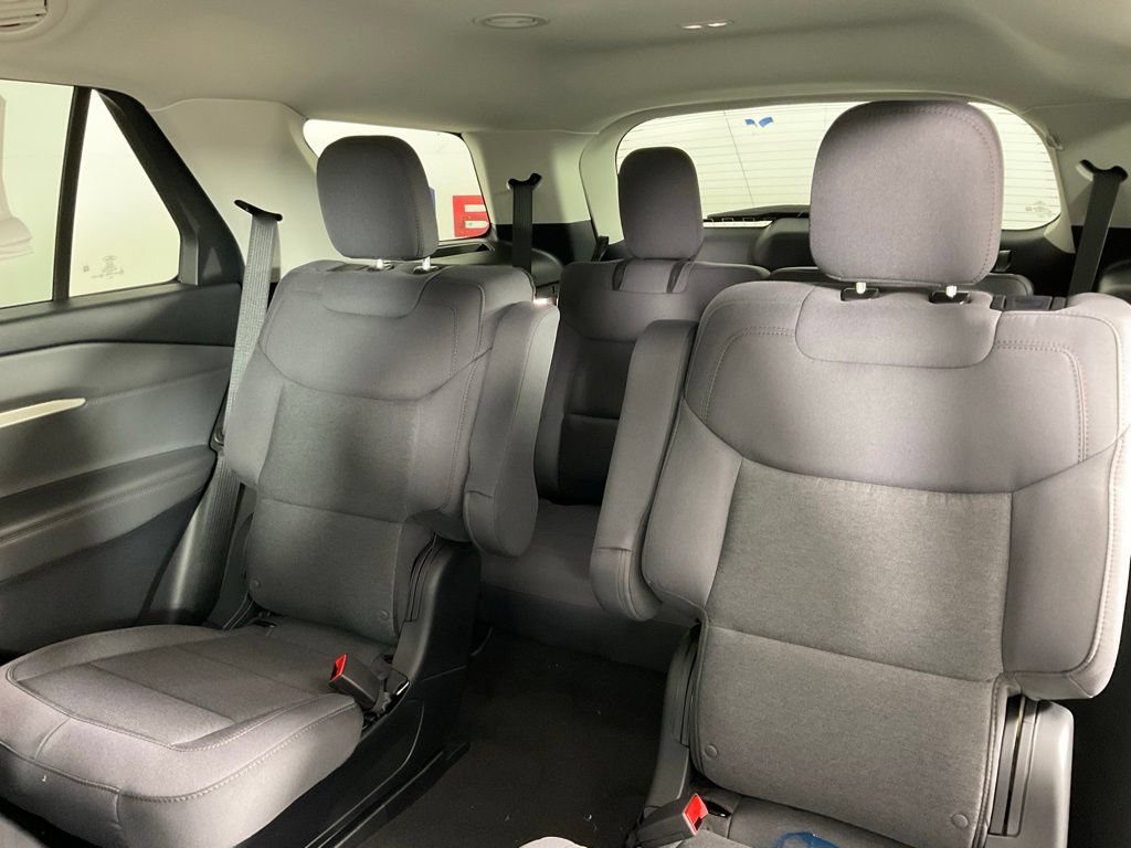 New 2026 Ford Explorer Active RWD image 16
