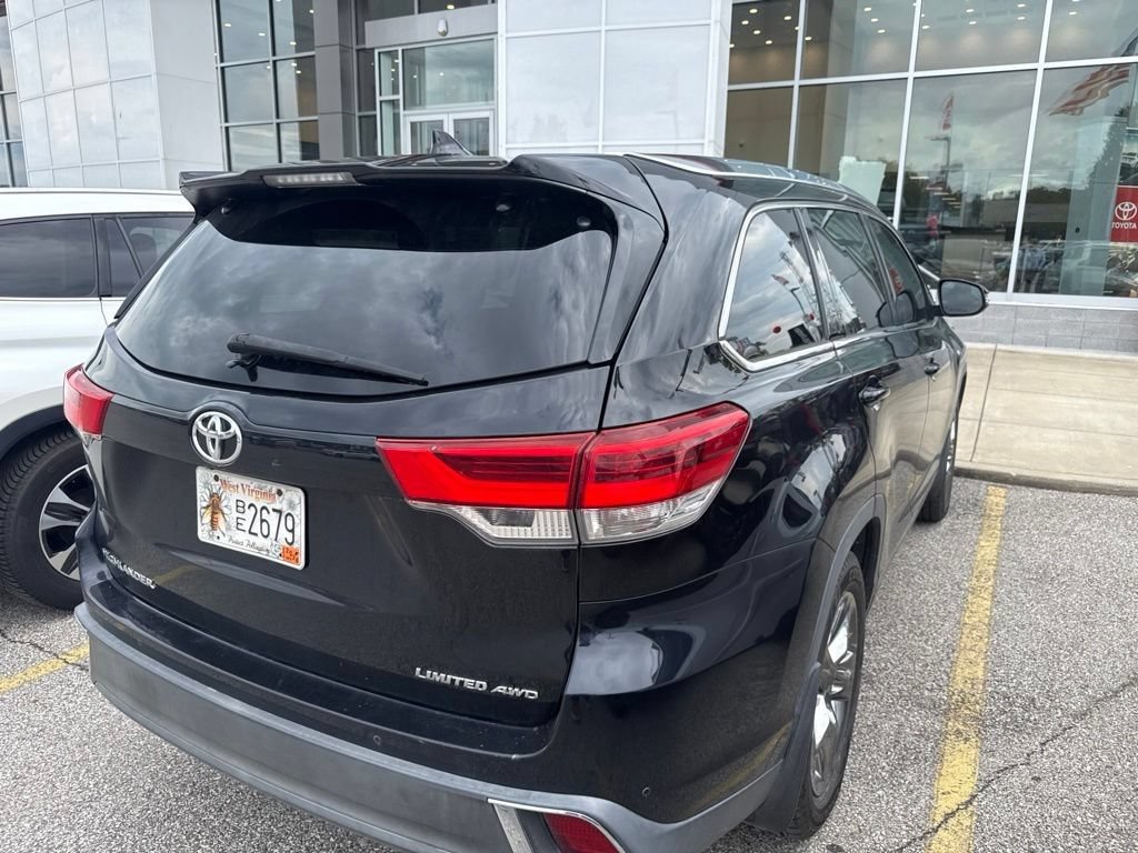 Used 2019 Toyota Highlander Limited Platinum AWD/4WD image 4