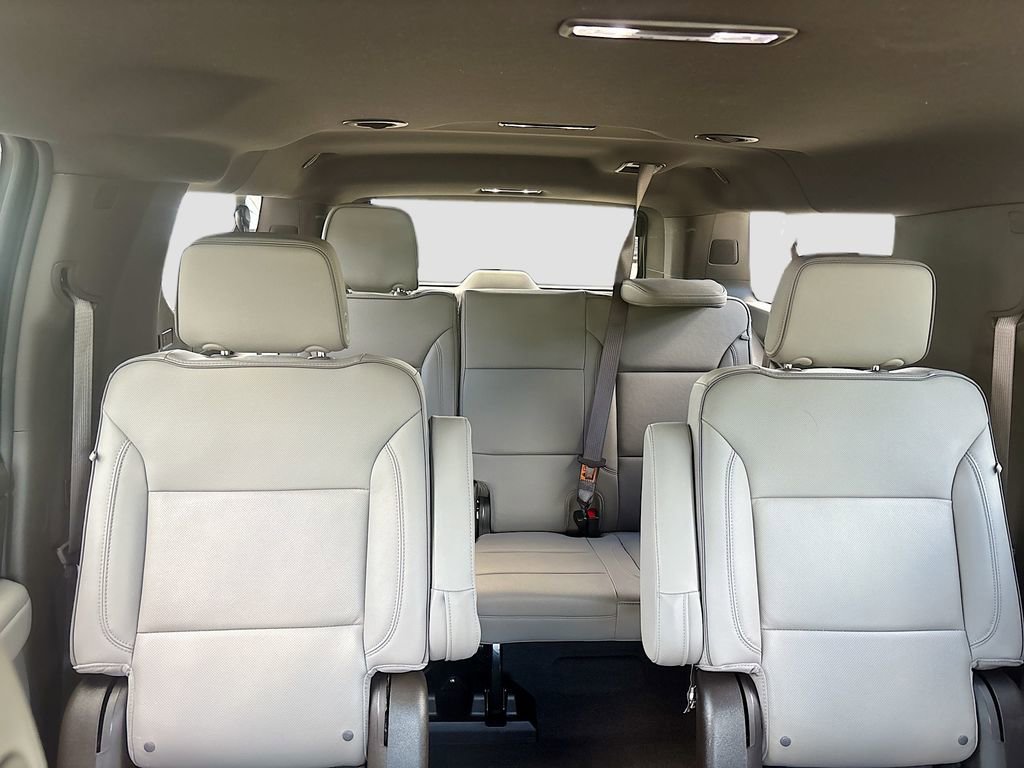 Used 2024 GMC Yukon XL SLT w/ SLT Luxury Package RWD image 25