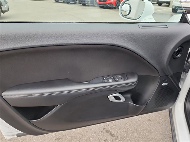 Used 2023 Dodge Challenger SXT image 9