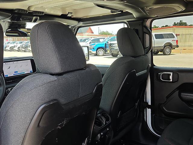 Used 2025 Jeep Wrangler Unlimited Rubicon AWD/4WD image 10