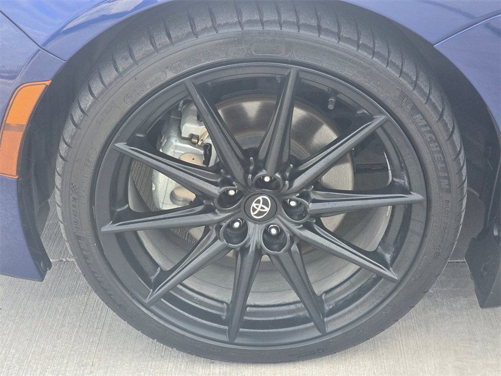 Used 2025 Toyota GR86 Premium image 8